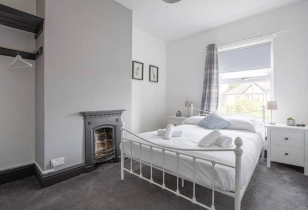 Spacious Town House Lytham St Annes Exterior foto